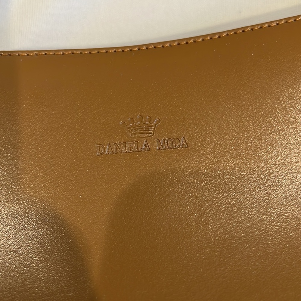 Daniela Moda Purse - Picture 2 of 3